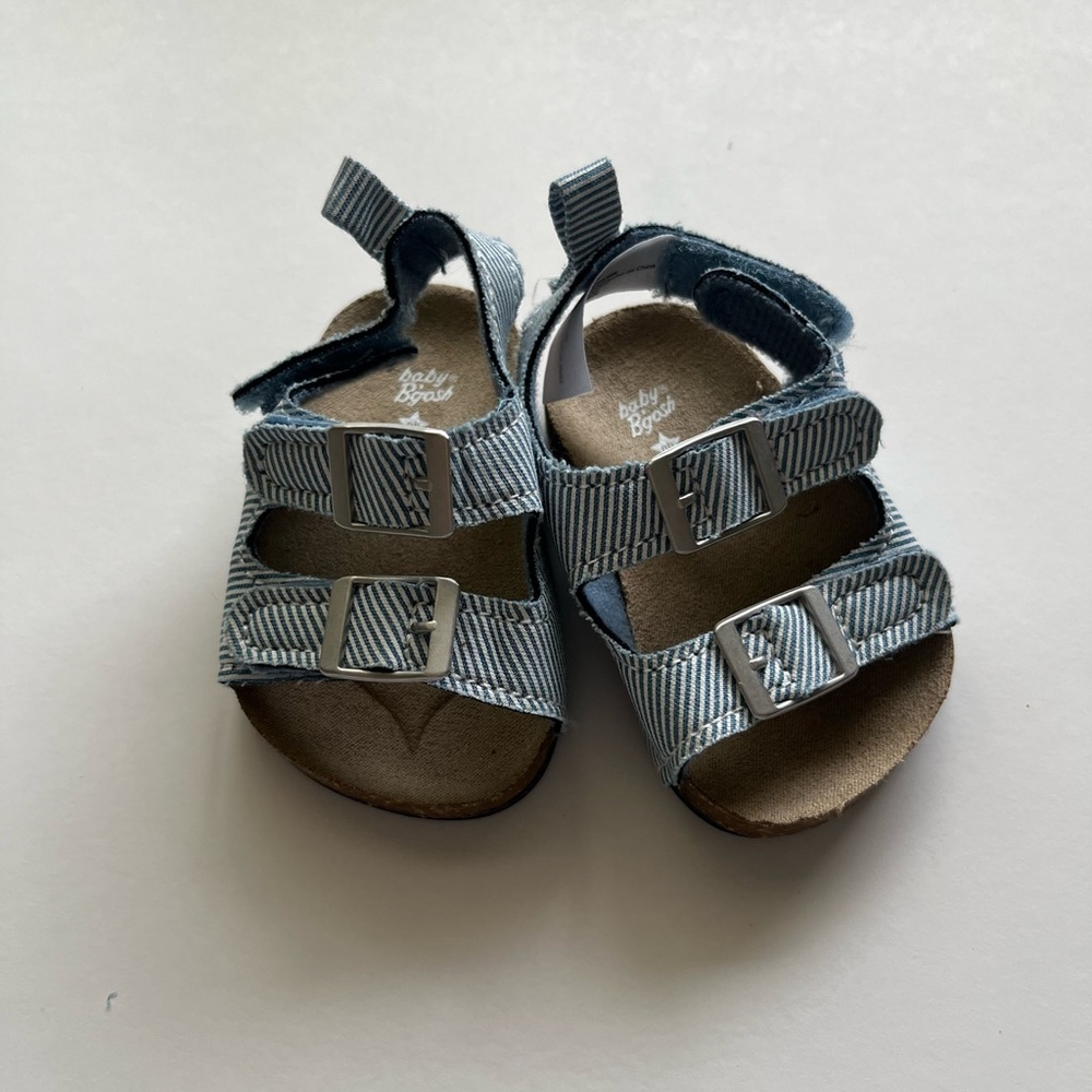 OshKosh Newborn blue sandels